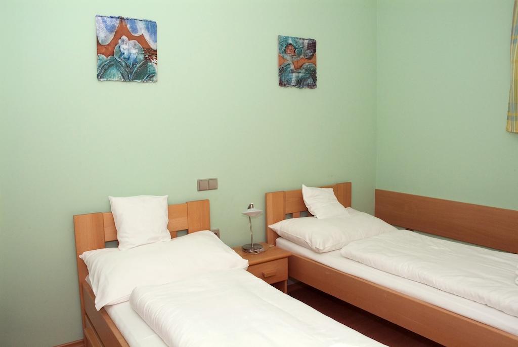 Penzion U Splavu Breclav Exterior photo
